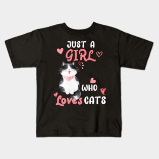 Just A Girl Who Loves Cats Kids T-Shirt